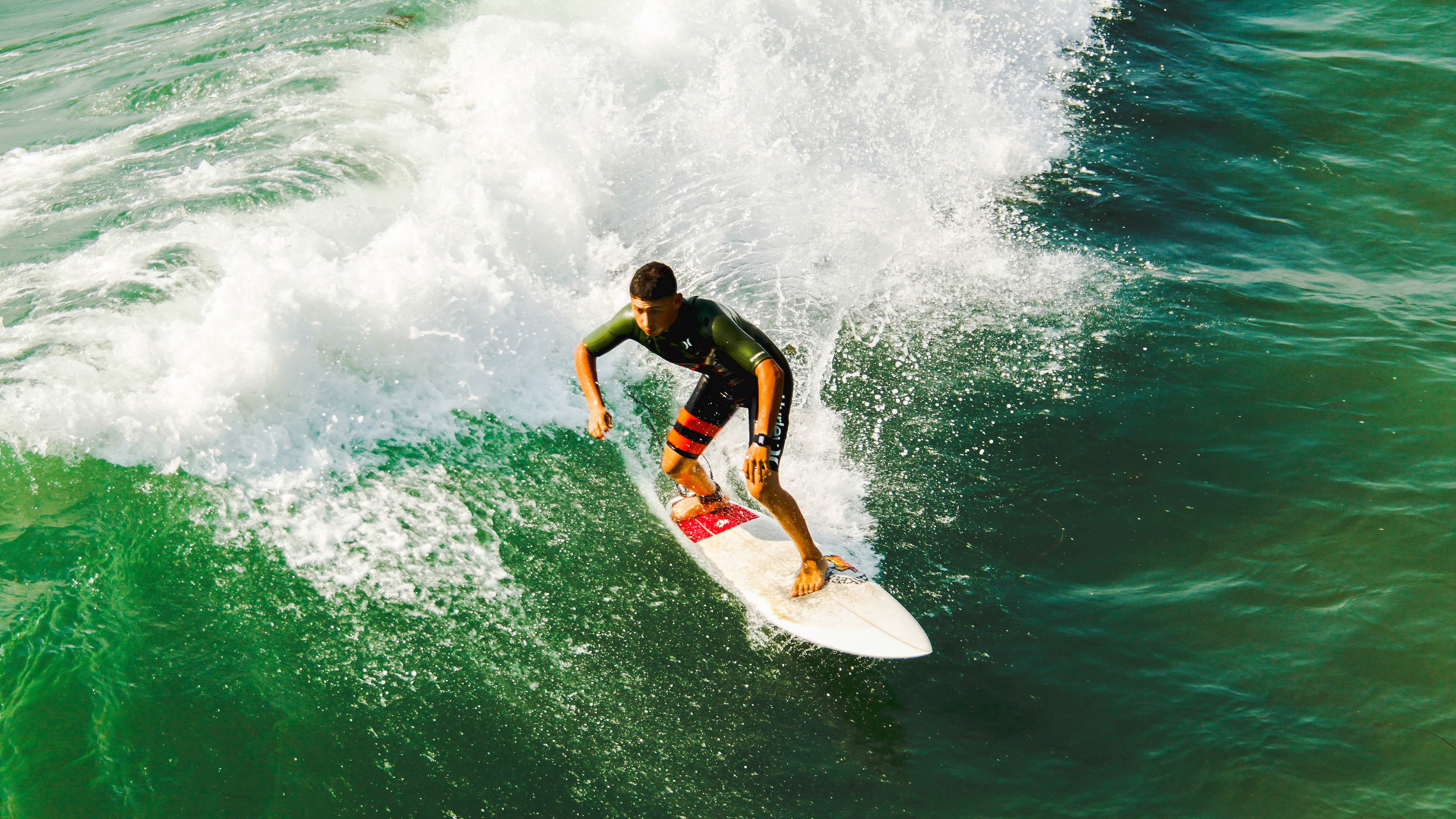 九游网页版入口-西班牙小组赛最佳球员：中场掌控者登场，西班牙队中场奢华