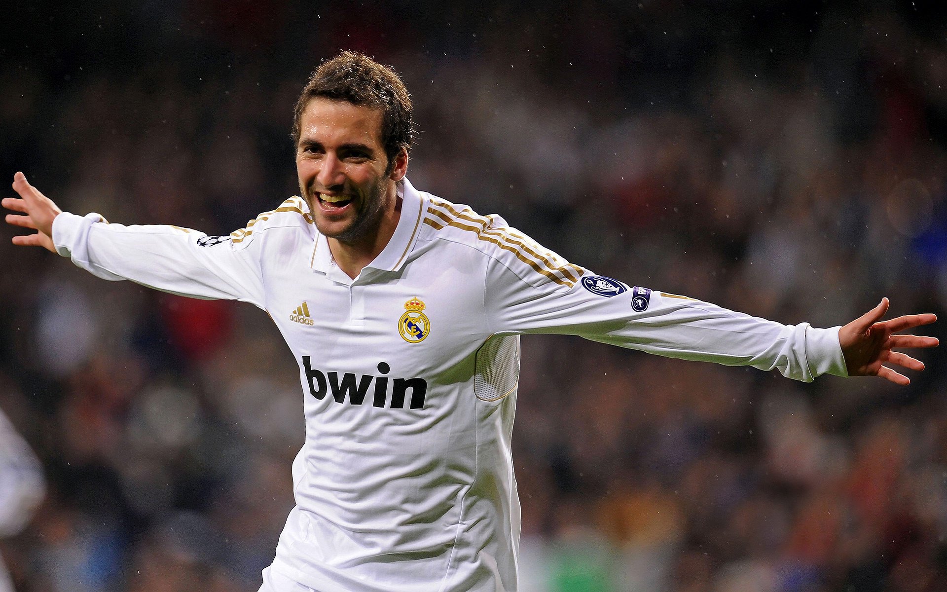 九游娱乐官网-足球社交话题频繁登顶微博热搜榜，足球社交聊天软件